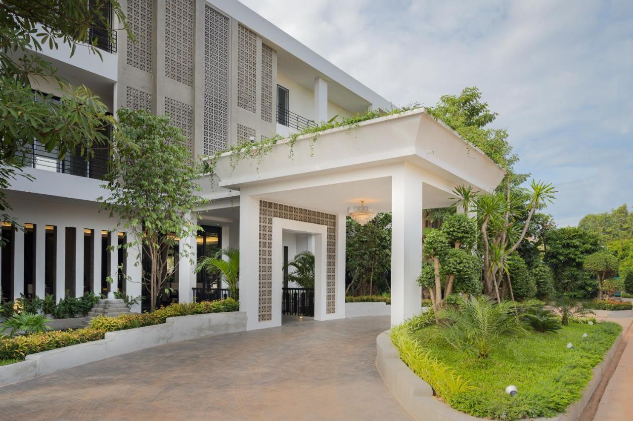 Eightfold Urban Resort Siem Reap Exterior photo